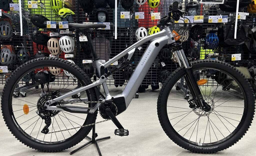 Presentación completa de la bicicleta de montaña eléctrica de doble suspensión Rockrider E-EXPL 500 S